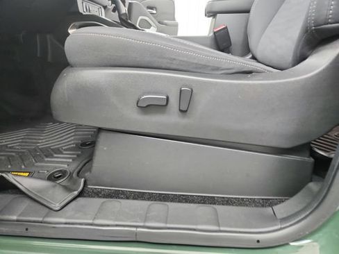 Used 2023 Nissan Frontier SV w/ SV Convenience Package RWD image 21