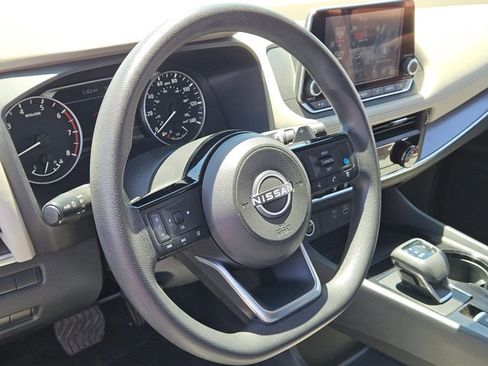 Used 2023 Nissan Rogue SV FWD image 12