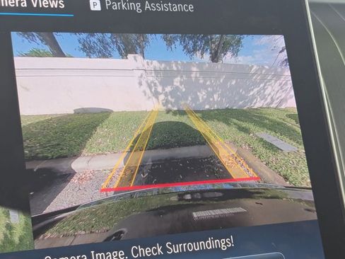 Used 2023 Mercedes-Benz GLC 300 4MATIC image 6