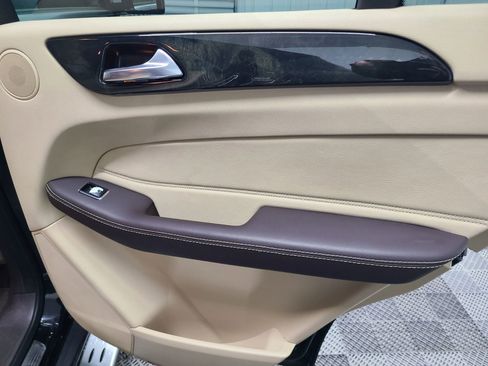 Used 2016 Mercedes-Benz GLE 350 GLE 350 4MATIC Sport Utility 4 w/ Premium Package image 40