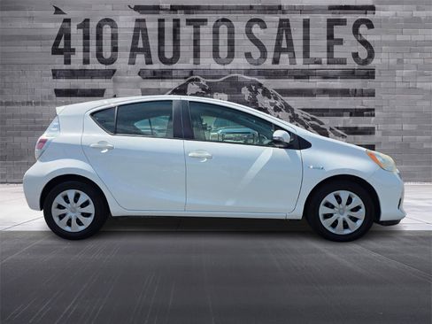 Used 2013 Toyota Prius C One FWD image 2