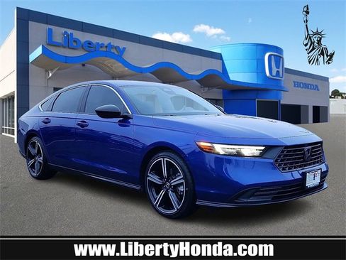 Used 2023 Honda Accord Sport image 1