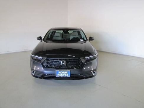 Used 2025 Honda Accord Touring image 2