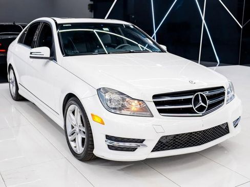 Used 2014 Mercedes-Benz C 250 Sedan image 2