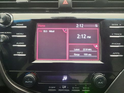 Used 2018 Toyota Camry SE w/ Moonroof Package FWD image 25
