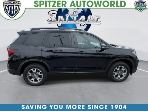 Used 2023 Honda Passport TrailSport image 2