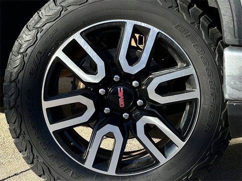 Used 2023 GMC Sierra 1500 AT4 w/ AT4 Premium Package image 10