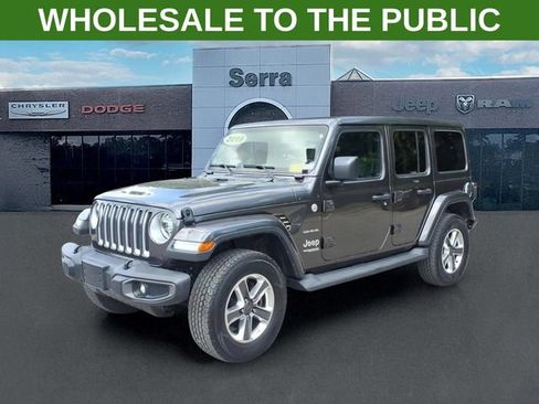 Used 2019 Jeep Wrangler Unlimited Sahara AWD/4WD image 3