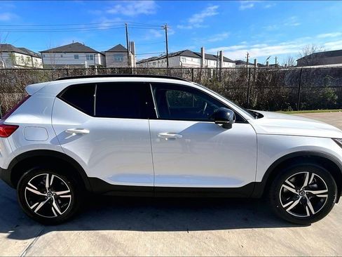 New 2026 Volvo XC40 B5 Core AWD/4WD image 22