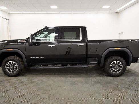 Used 2021 GMC Sierra 2500 SLT w/ SLT Convenience Package image 4