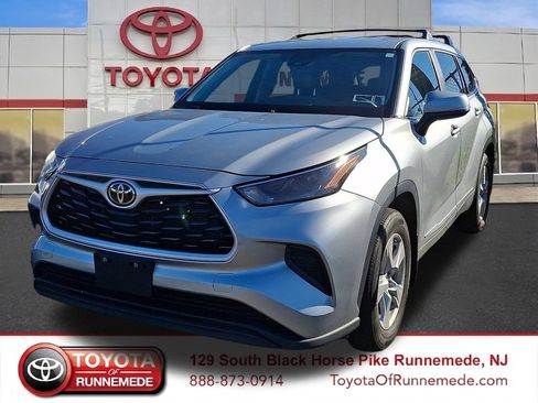 Used 2023 Toyota Highlander L FWD image 23