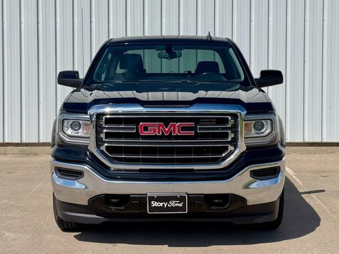 Used 2018 GMC Sierra 1500 SLE w/ Suspension Package, Off-Road AWD/4WD image 9