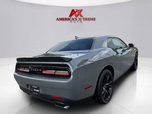 Used 2017 Dodge Challenger SXT Plus image 5