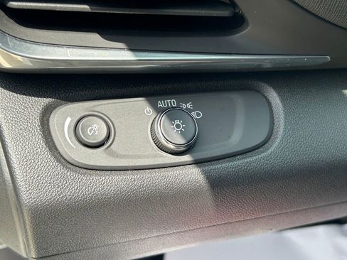 Used 2024 Buick Envista Preferred w/ Advanced Safety Package FWD image 23