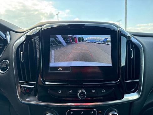 Used 2023 Chevrolet Traverse LT FWD image 20