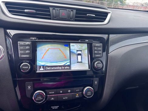 Used 2016 Nissan Rogue SL image 28