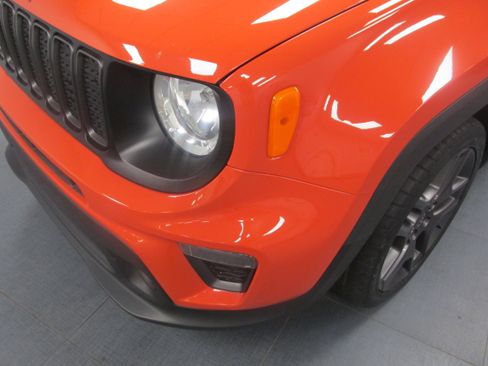 Used 2021 Jeep Renegade Latitude FWD image 9