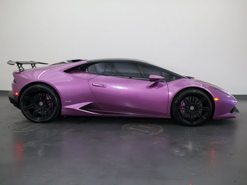Used 2016 Lamborghini Huracan LP 610-4 AWD/4WD image 2