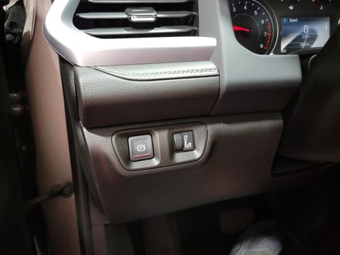 Certified 2023 GMC Acadia SLE w/ Driver Convenience Package image 33