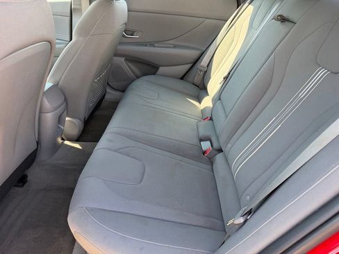 Used 2025 Hyundai Elantra SEL FWD image 11
