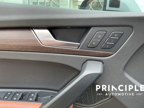 Used 2023 Audi Q5 e Prestige w/ Prestige Package image 26