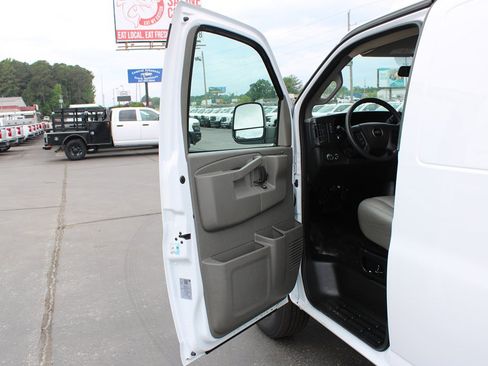Used 2024 Chevrolet Express 2500 w/ Driver Convenience Package RWD image 24