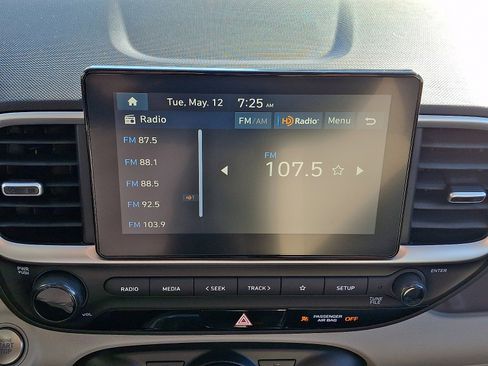 Certified 2025 Hyundai Venue SEL FWD image 17