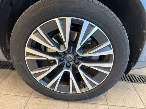 Used 2020 Volvo XC90 T5 Momentum image 9