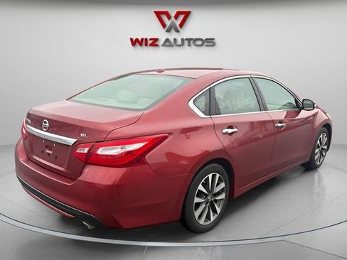 Used 2016 Nissan Altima 2.5 SL w/ 2.5 Technology Package image 3