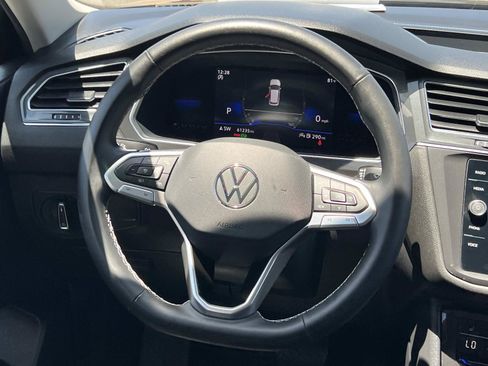 Certified 2022 Volkswagen Tiguan SE FWD image 8