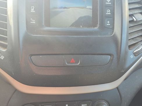 Used 2018 Jeep Cherokee Latitude w/ Cold Weather Group image 46