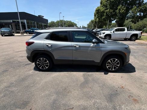 Used 2025 Chevrolet TrailBlazer LT AWD/4WD image 7
