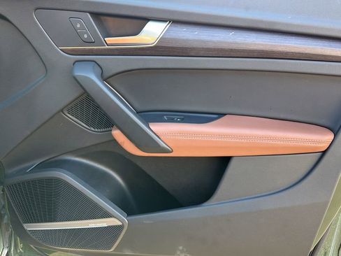 Used 2025 Audi Q5 2.0T Premium Plus w/ Premium Plus Package image 10