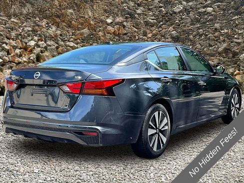Used 2022 Nissan Altima 2.5 SV FWD image 2