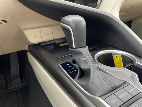 Used 2024 Toyota Camry XLE w/ Navigation Package image 26