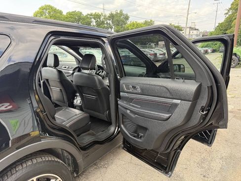 Used 2018 Ford Explorer Sport w/ Equipment Group 401A AWD/4WD image 14