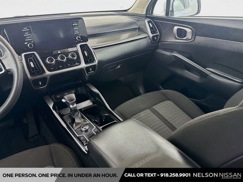 Used 2022 Kia Sorento LX FWD image 21