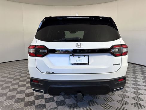 Certified 2025 Honda Pilot Touring image 10