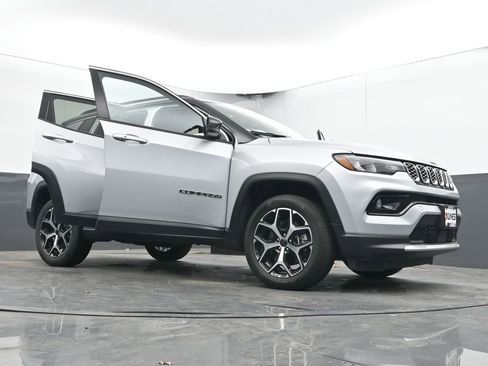 Used 2025 Jeep Compass Limited AWD/4WD image 70