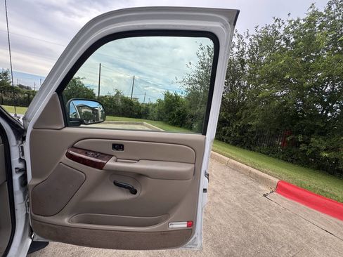 Used 2004 GMC Sierra 1500 SLE w/ Light Duty Power Package RWD image 15