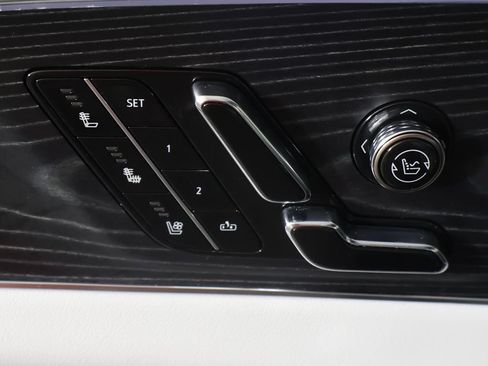 Used 2024 Cadillac Lyriq Sport RWD image 41