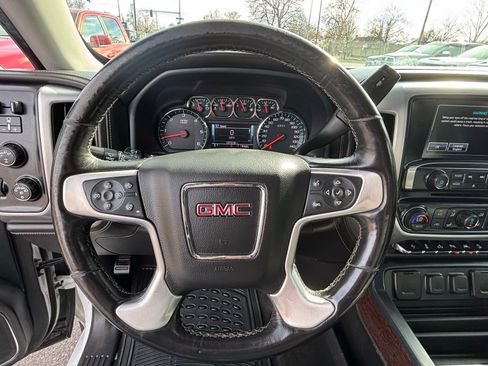Used 2018 GMC Sierra 1500 SLT image 15