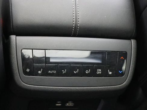 Used 2025 Nissan Pathfinder SL w/ SL Premium Package image 14