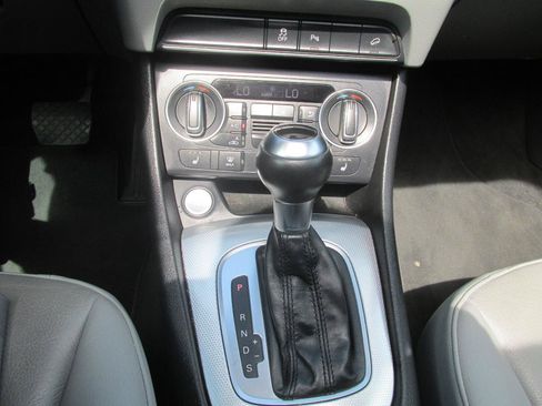 Used 2017 Audi Q3 2.0T Premium Plus w/ Premium Plus Package FWD image 15
