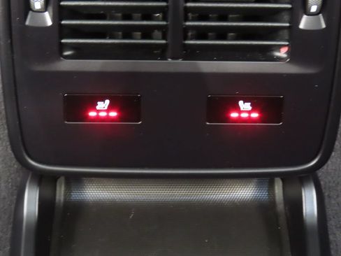 Certified 2021 Porsche Taycan Turbo AWD/4WD image 32