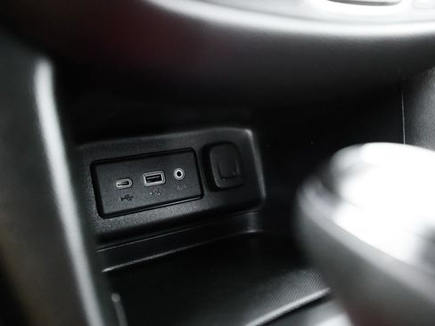Used 2021 Chevrolet Equinox LT FWD image 27