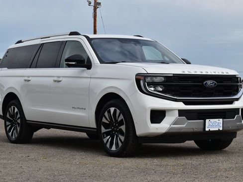 Certified 2025 Ford Expedition Max Platinum w/ Driver's Package AWD/4WD image 3