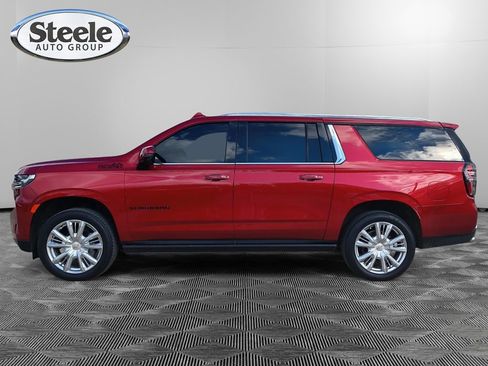 Used 2023 Chevrolet Suburban High Country image 2