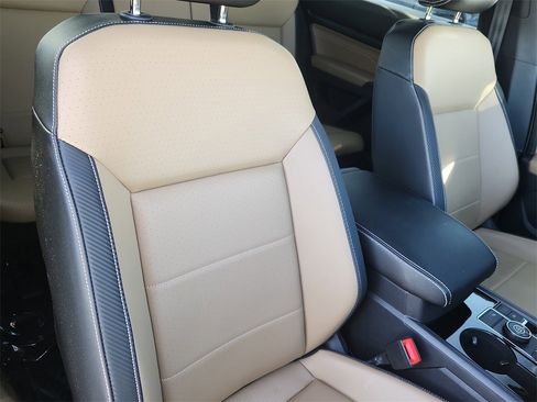 Used 2023 Volkswagen Atlas Cross Sport SE w/ Black Wheel Package image 17