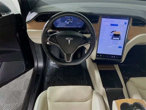 Used 2020 Tesla Model X Long Range image 22